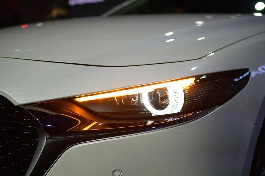 Mazda 3 Luxury 2022 - Hình 4